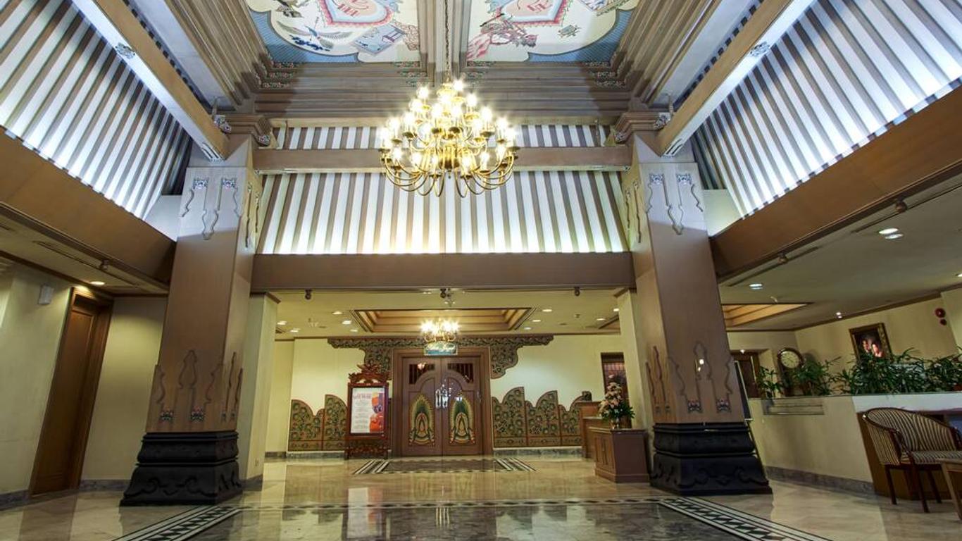 โรงแรมซาฮิดจายา โซโล