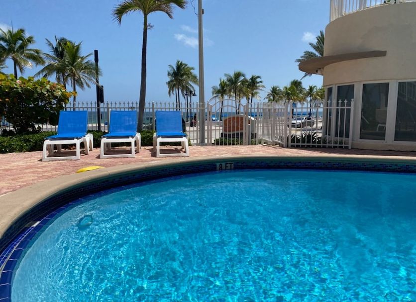 สระว่ายน้ำ รูปภาพ