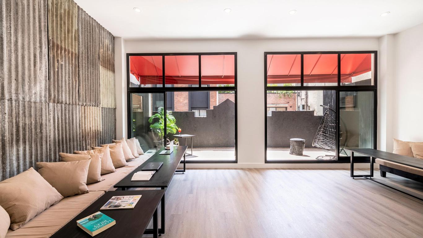 Efe Hotel & Cowork โรงแรมฟิ่น แอนด์ โคเวิร์ค