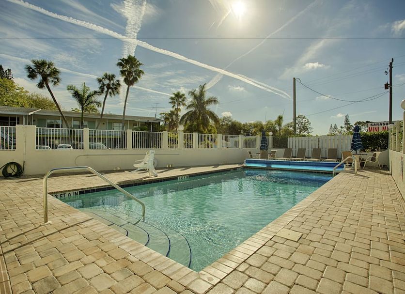 สระว่ายน้ำ รูปภาพ