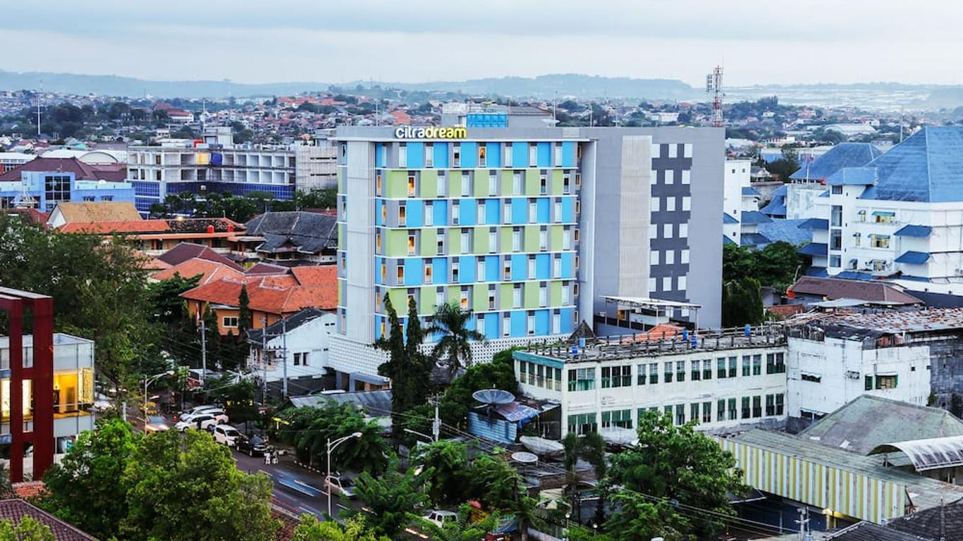โรงแรมจิตราดรีม เซอมารัง
