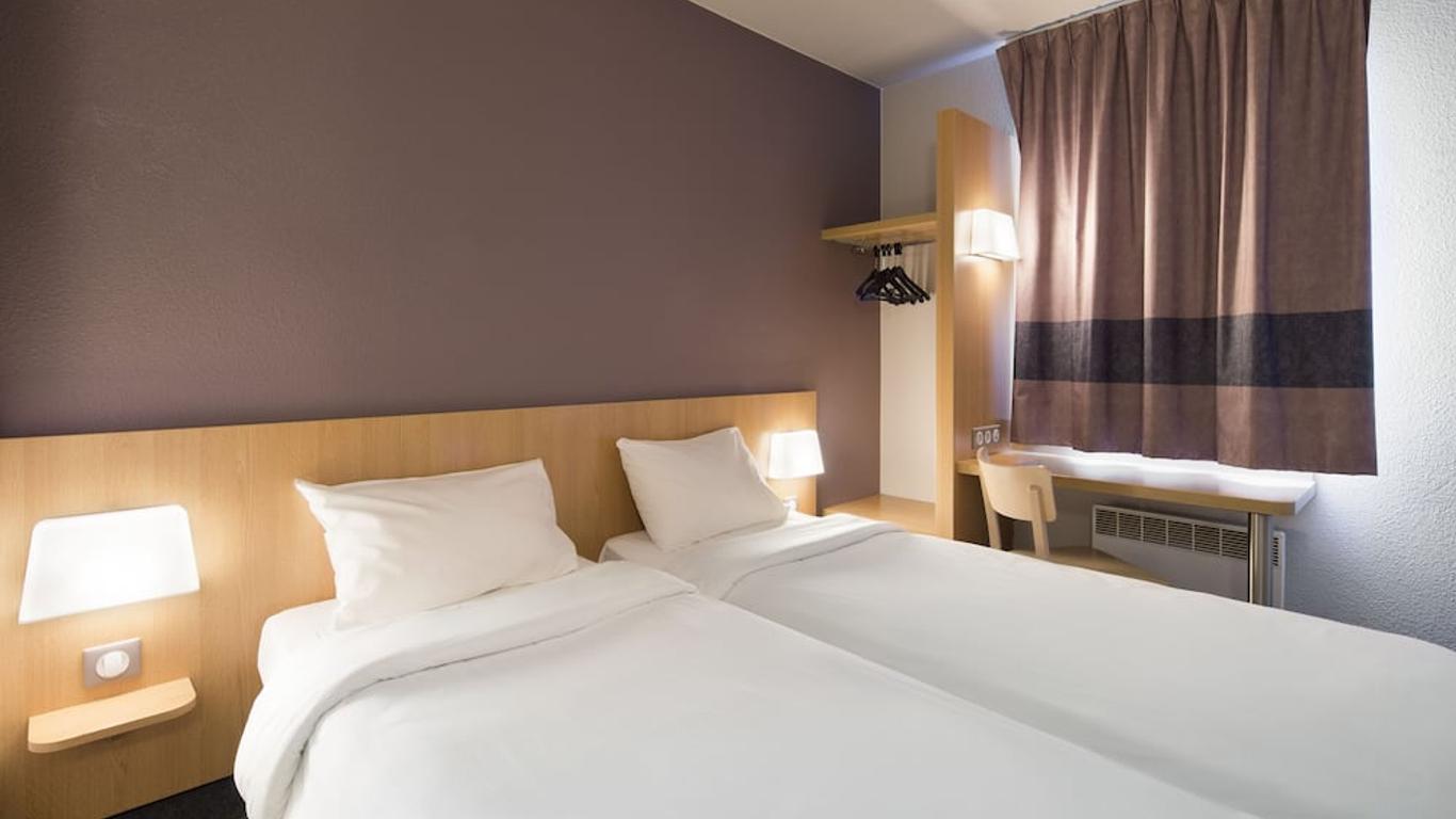 B&B โรงแรม La Rochelle Centre