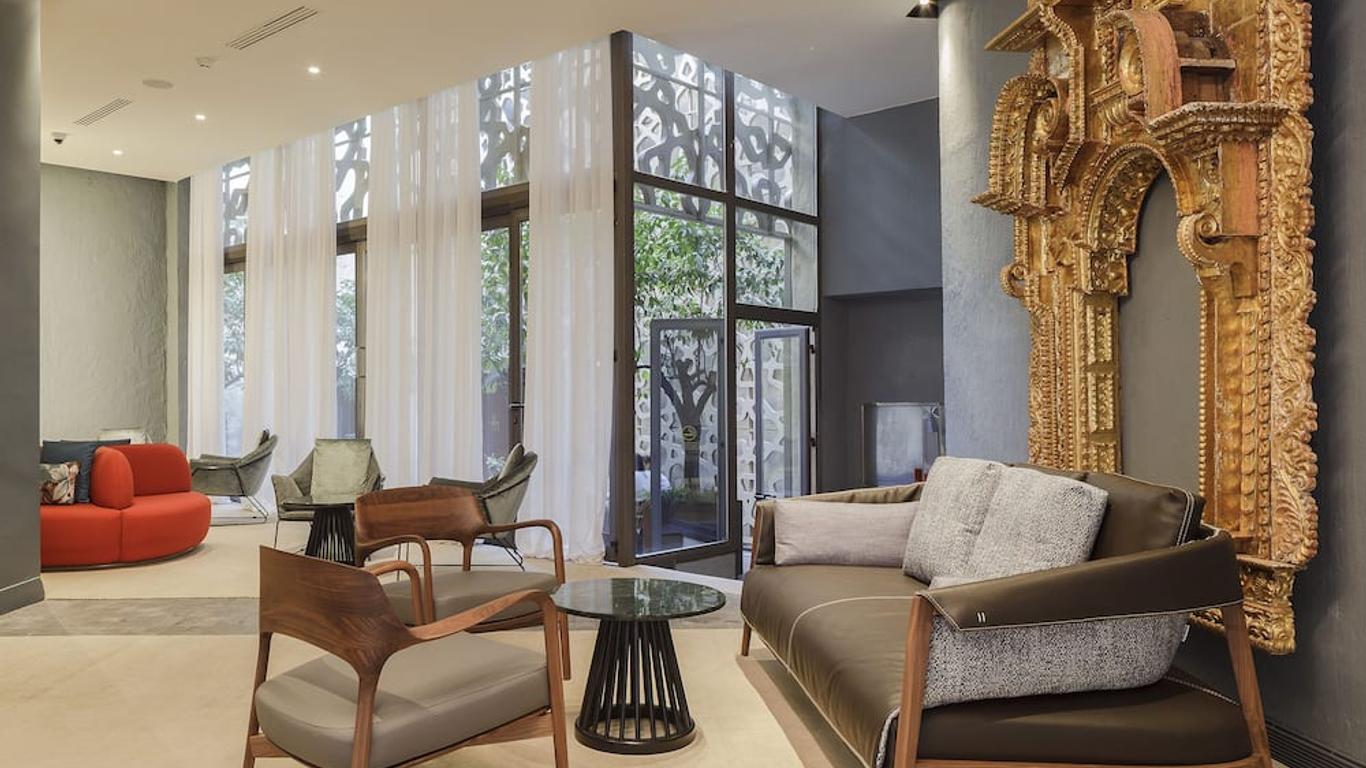 โรงแรม Eme Catedral Mercer