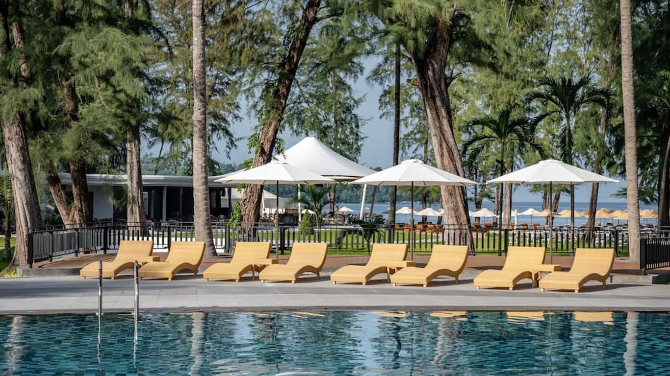 อโมรา บีช รีสอร์ท ภูเก็ต