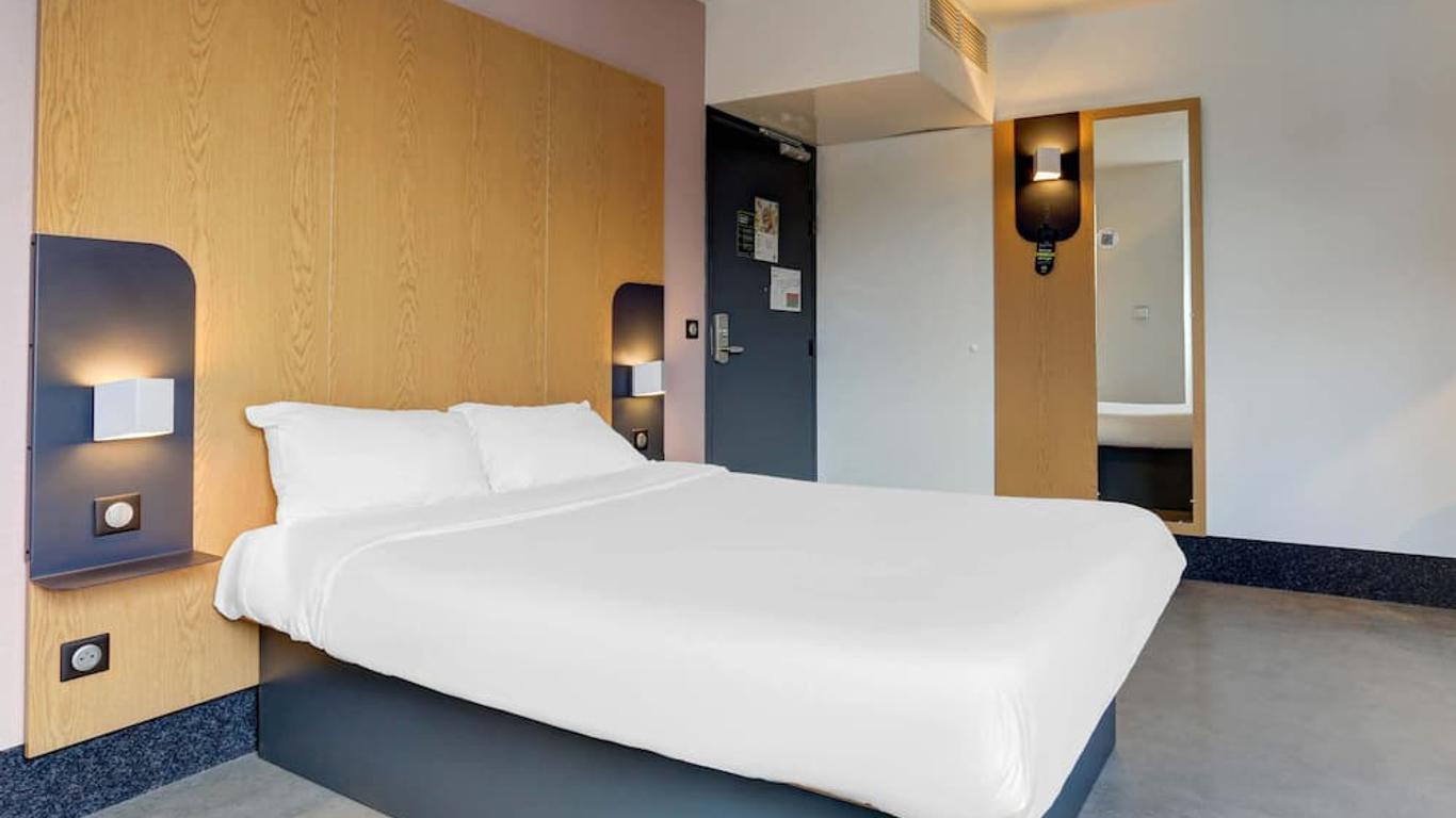 โรงแรม B&B Reims Centre Gare