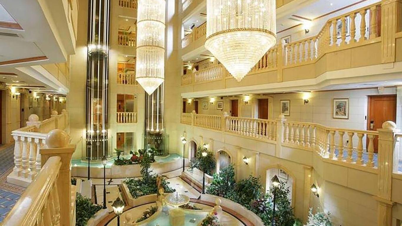 โรงแรมไนท์คาสเซิล