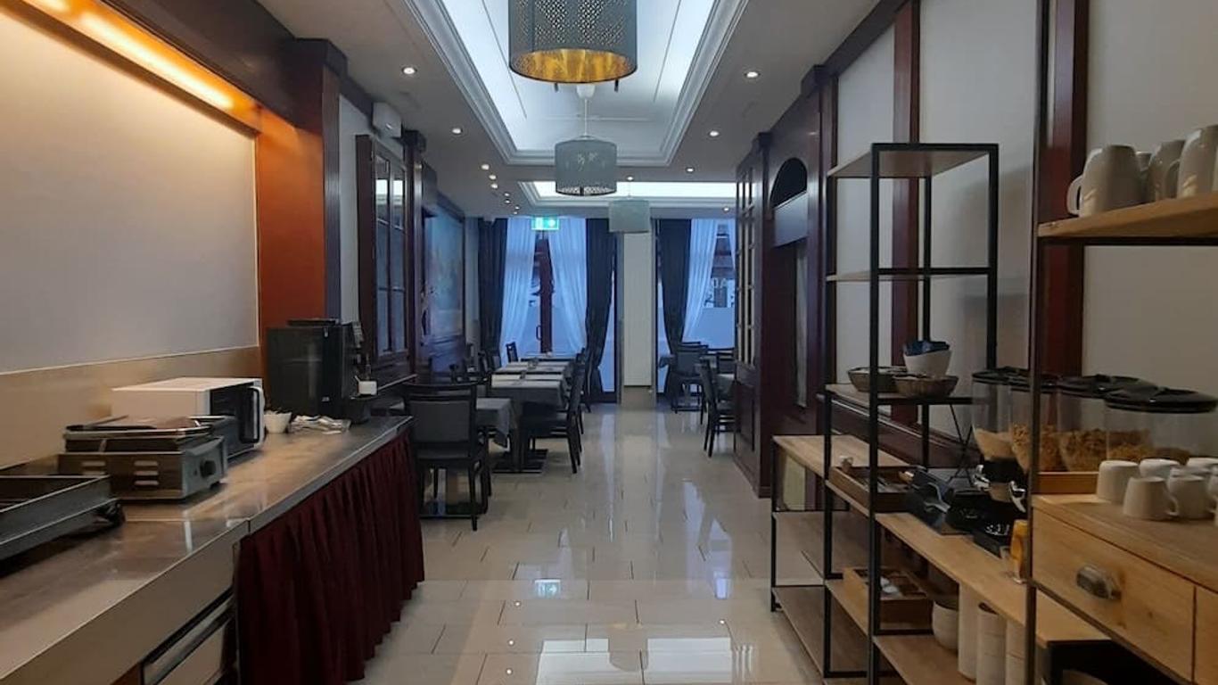 โรงแรมแอดมิรัล