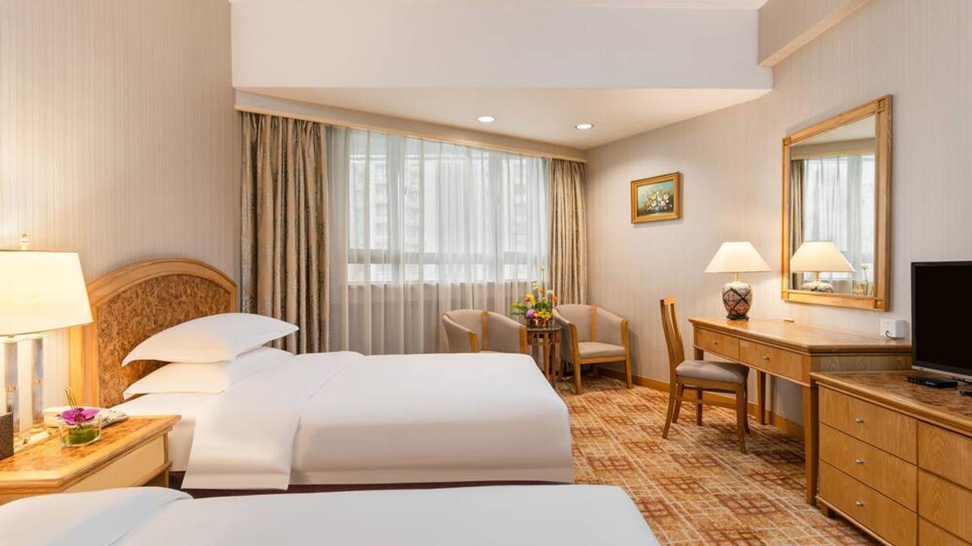 โรงแรมเซ็นจูรี่พลาซ่า