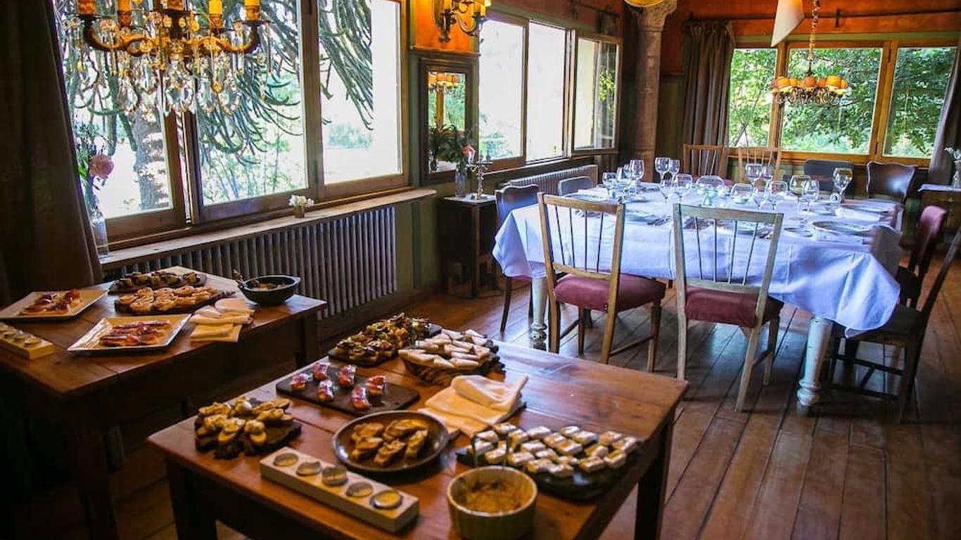 บ้านริมทะเลสาบ Los Juncos Patagonian