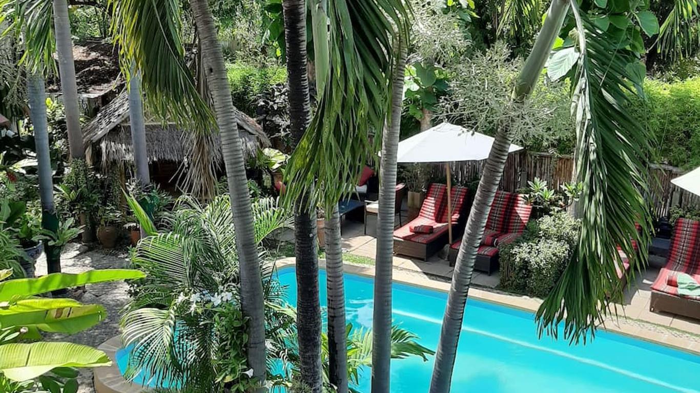 Liam's Suan Dok Mai Guesthouse & Restaurant