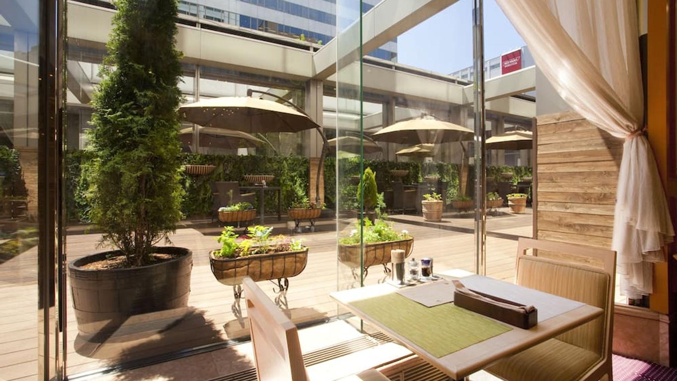 โรงแรมเซนจูรี รอยัล