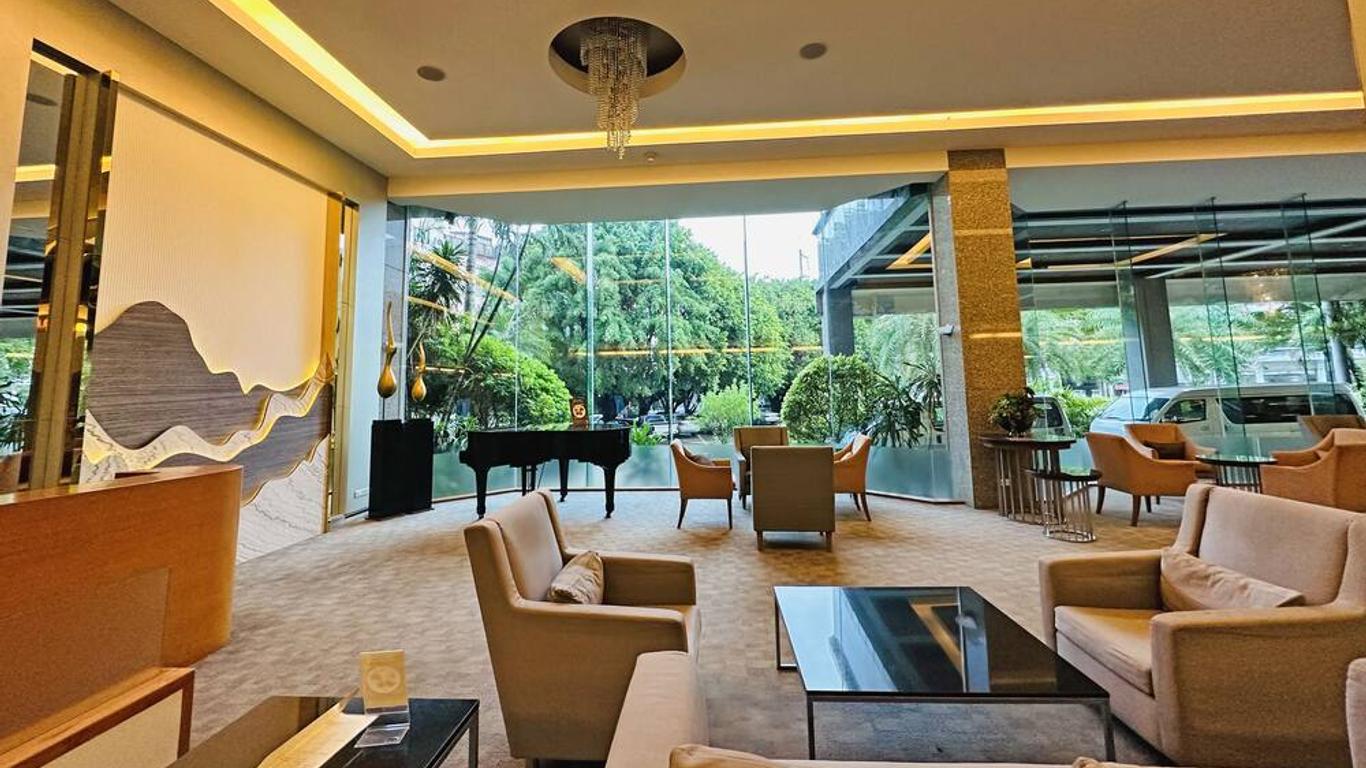 โรงแรมลานนา พาเลซ 2004