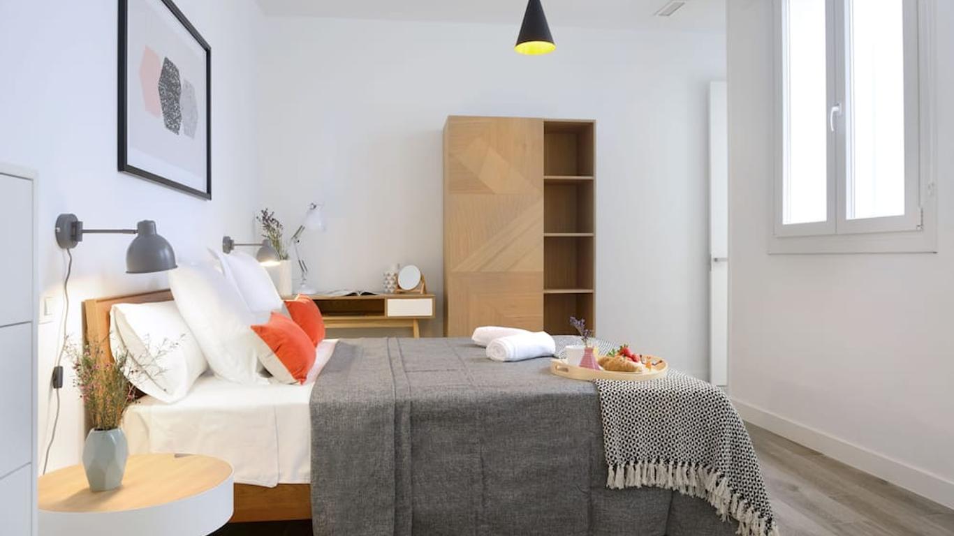 Nqn Aparts & Suites มาดริด