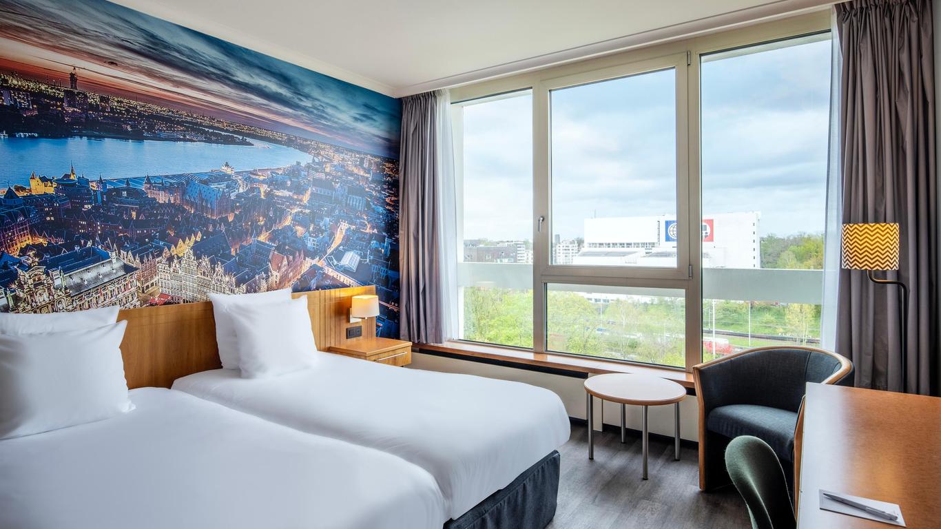 คราวน์ พลาซ่า แอนต์เวิร์ป บาย IHG