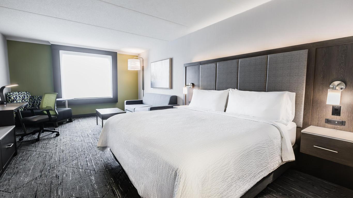 โรงแรมฮอลิเดย์อินน์เอ็กซ์เพรสแอนด์สวีทส์ โตรอนโต แอร์พอร์ต เซาท์ บาย IHG