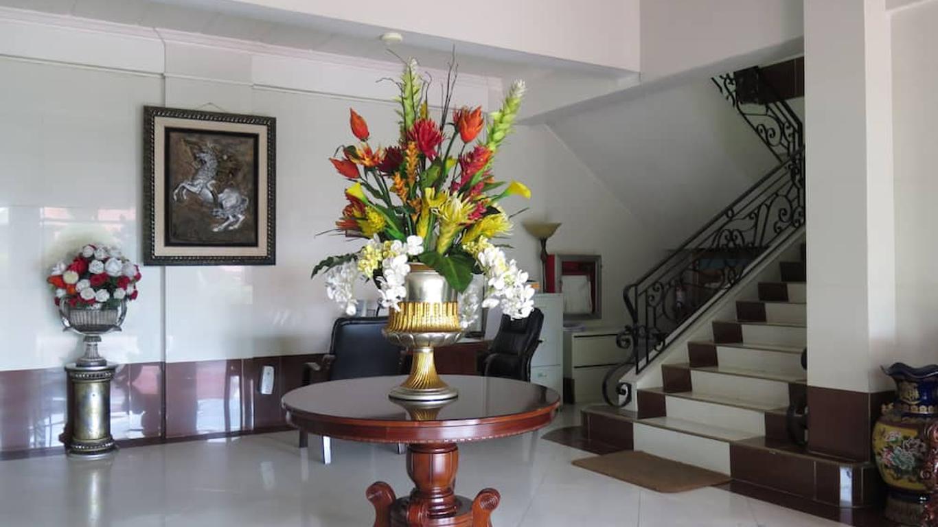 โรงแรมเอมิราโมนา การ์เด้น