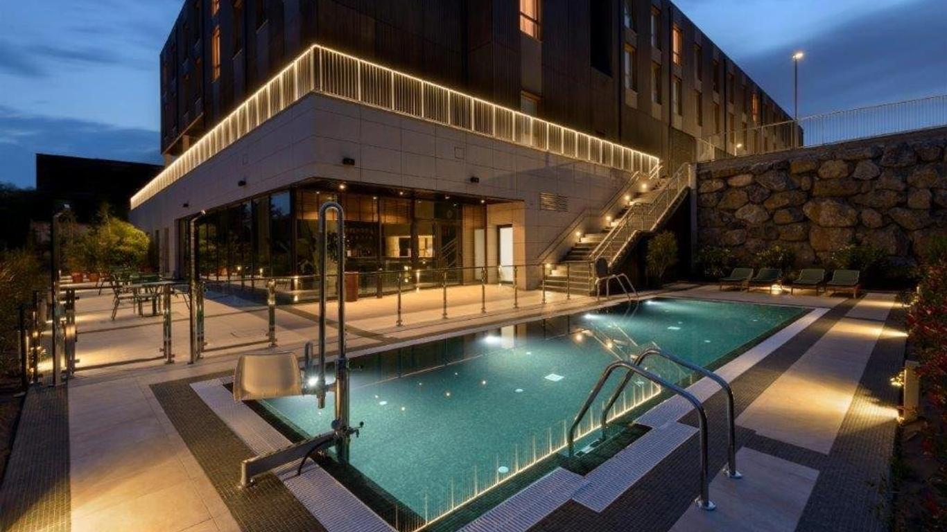 โรงแรมเตรสเรเยสซานเซบาสเตียน
