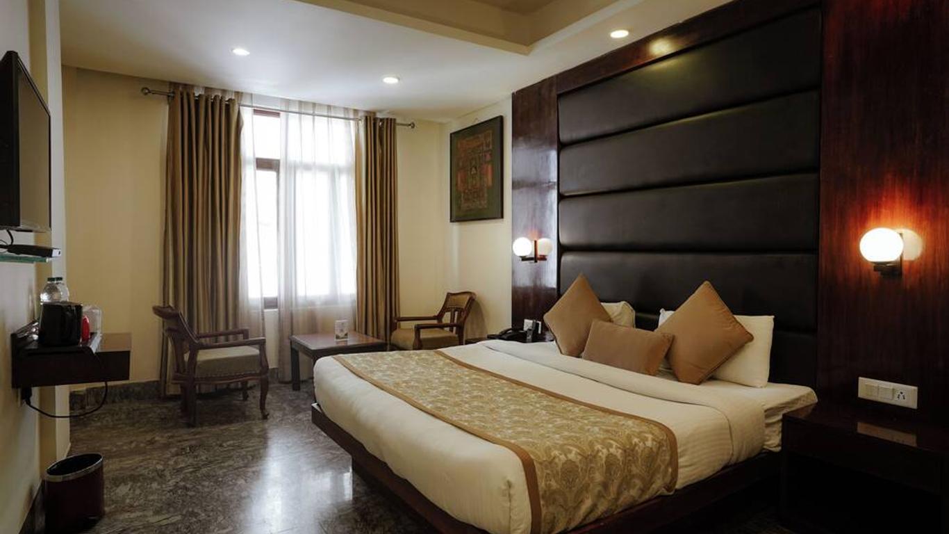 กรีน คาสเซิล มอลล์ โรด