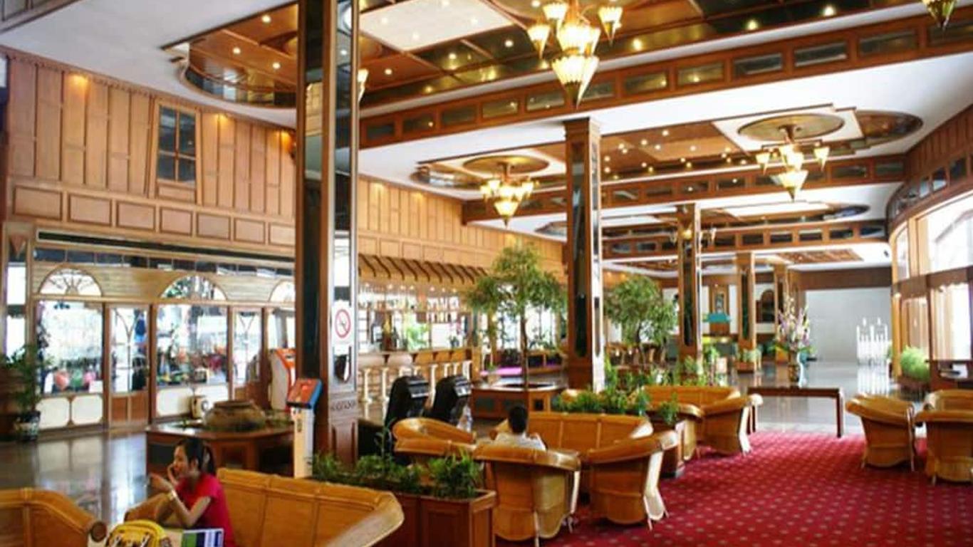 โรงแรมรอยัลทวินพาเลซ