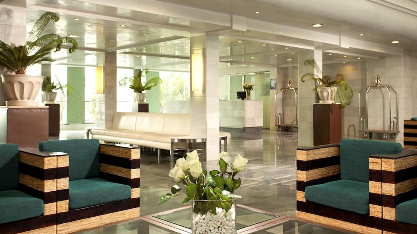 รีสอร์ทศาลานาวี Ona Marinas de Nerja Spa
