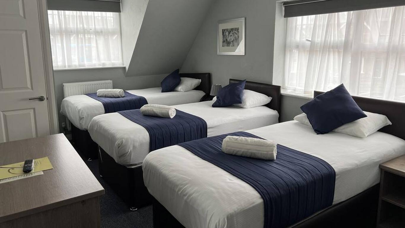 Corner House Hotel Gatwick with bookable Holiday parking