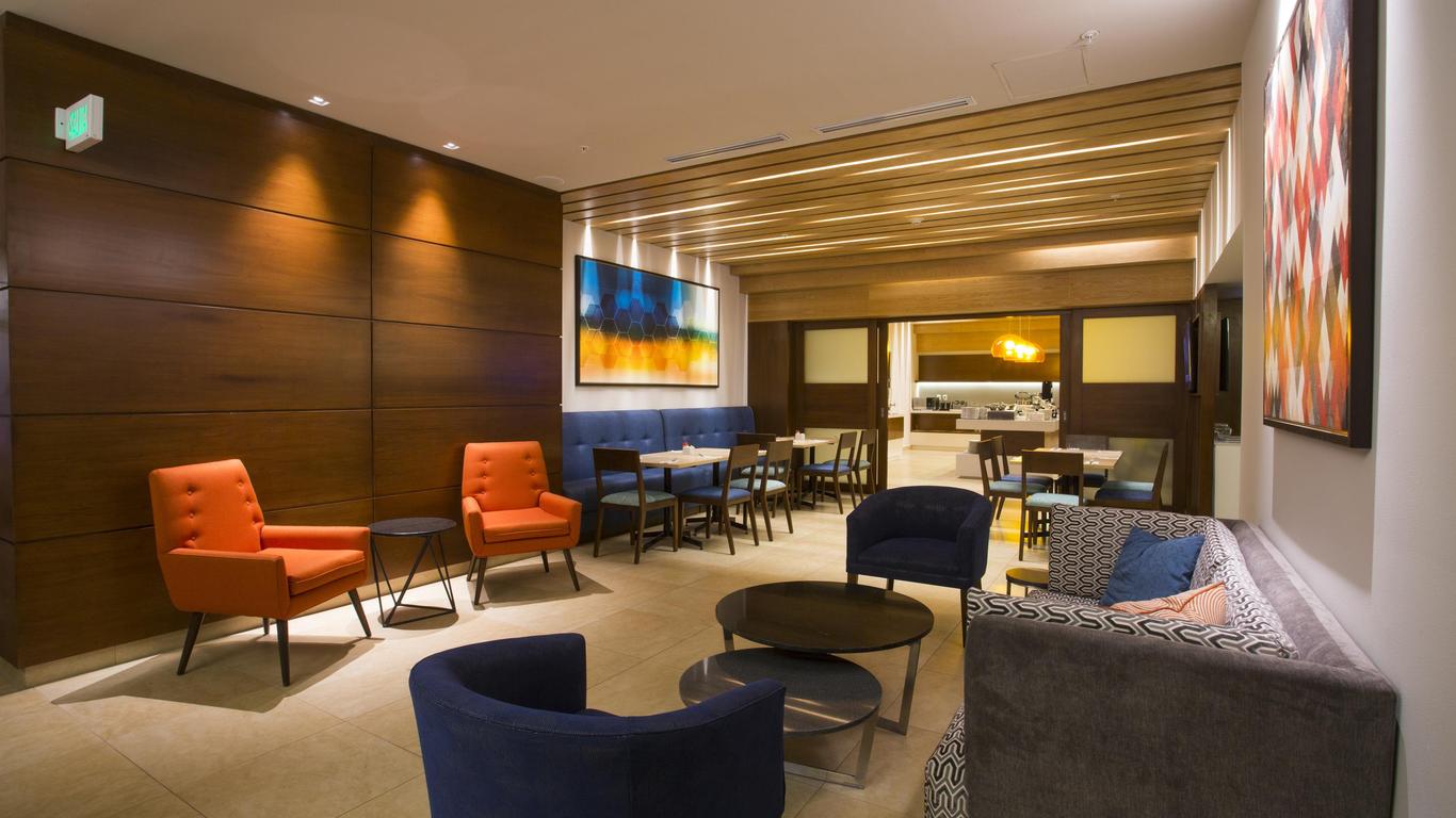โรงแรม ฮอลิเดย์ อินน์ เอ็กซ์เพรส เมรีดา บาย IHG