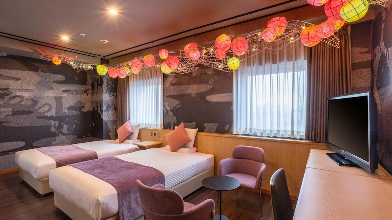 โรงแรมอาร์ท อาโอโมริ