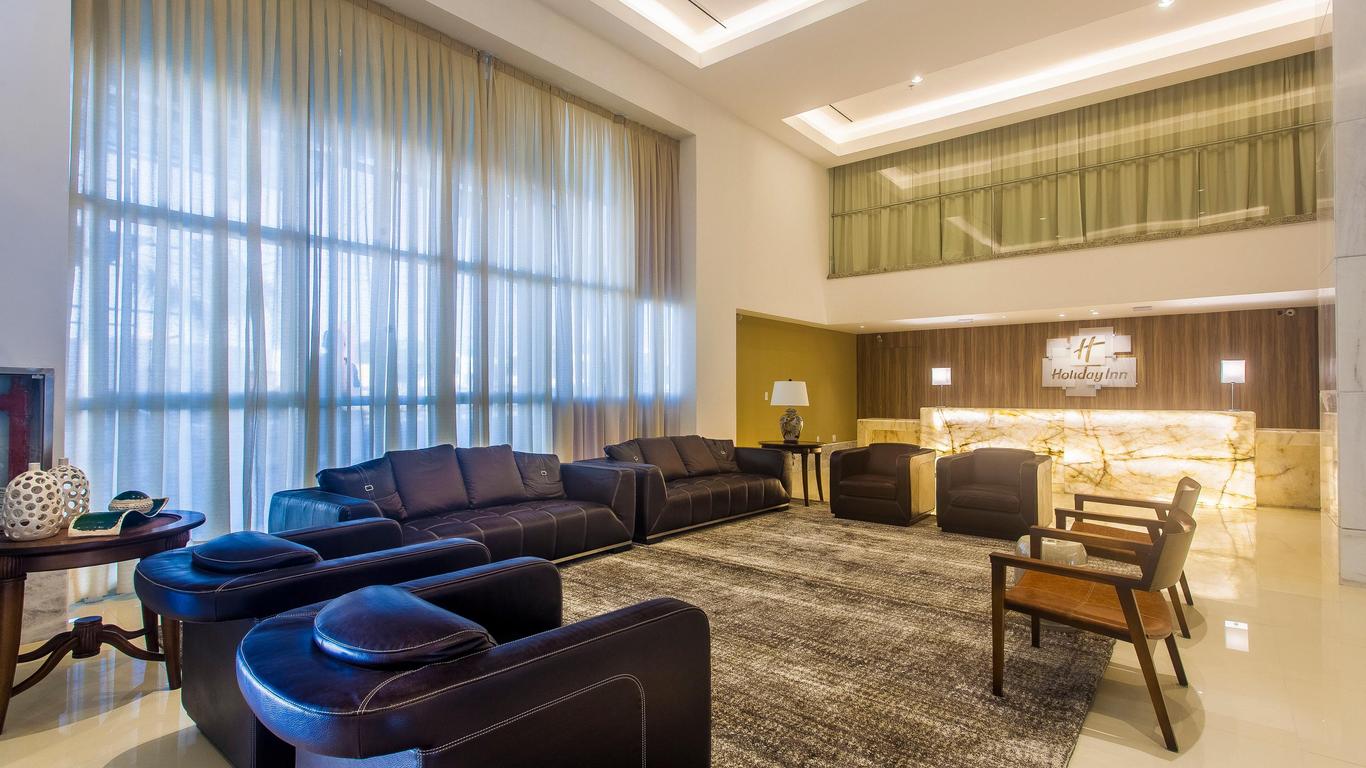 โรงแรม ฮอลิเดย์ อินน์ นาตาล บาย IHG