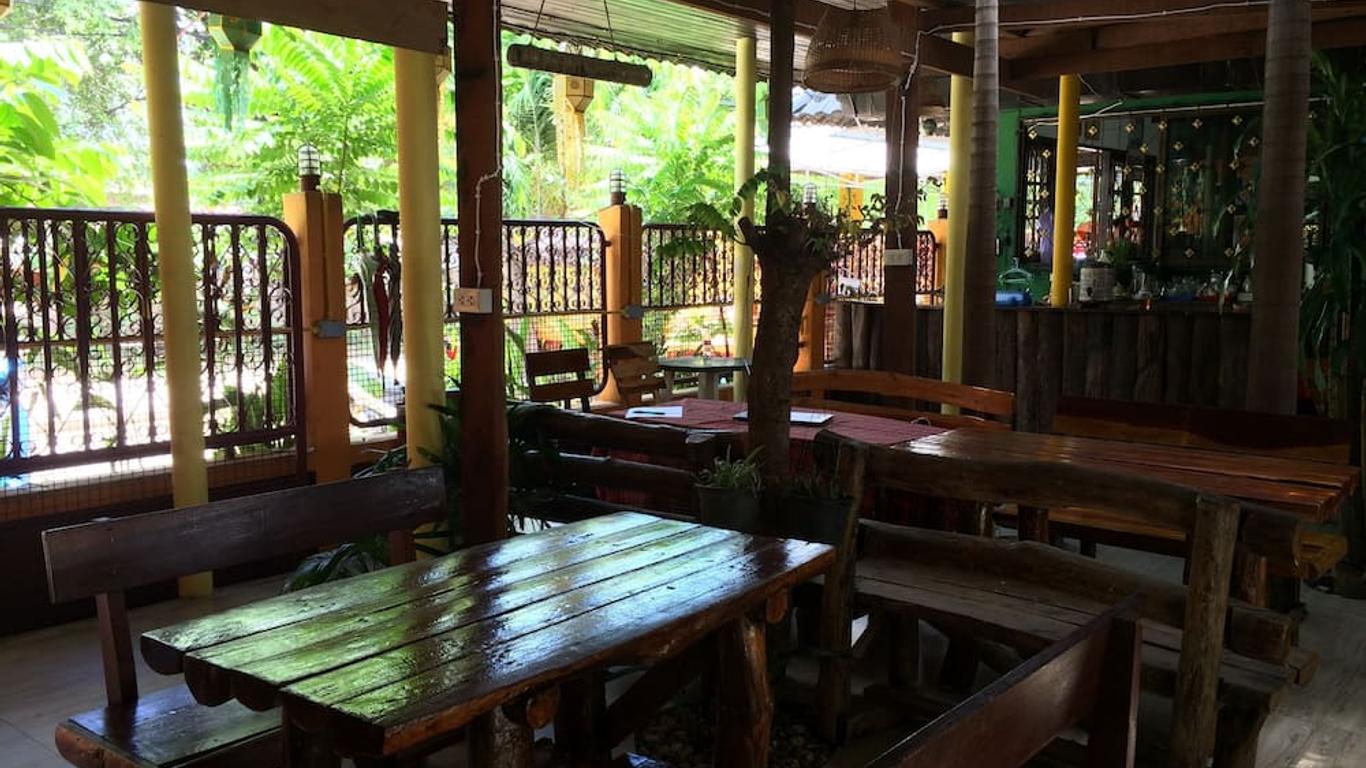 โรงแรมเทรคเกอร์แคมป์