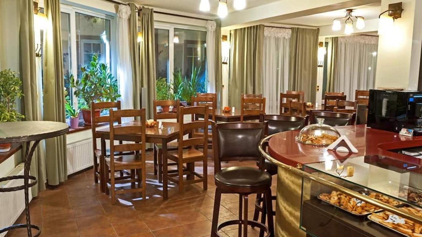 โรงแรม Pensiunea Luiza