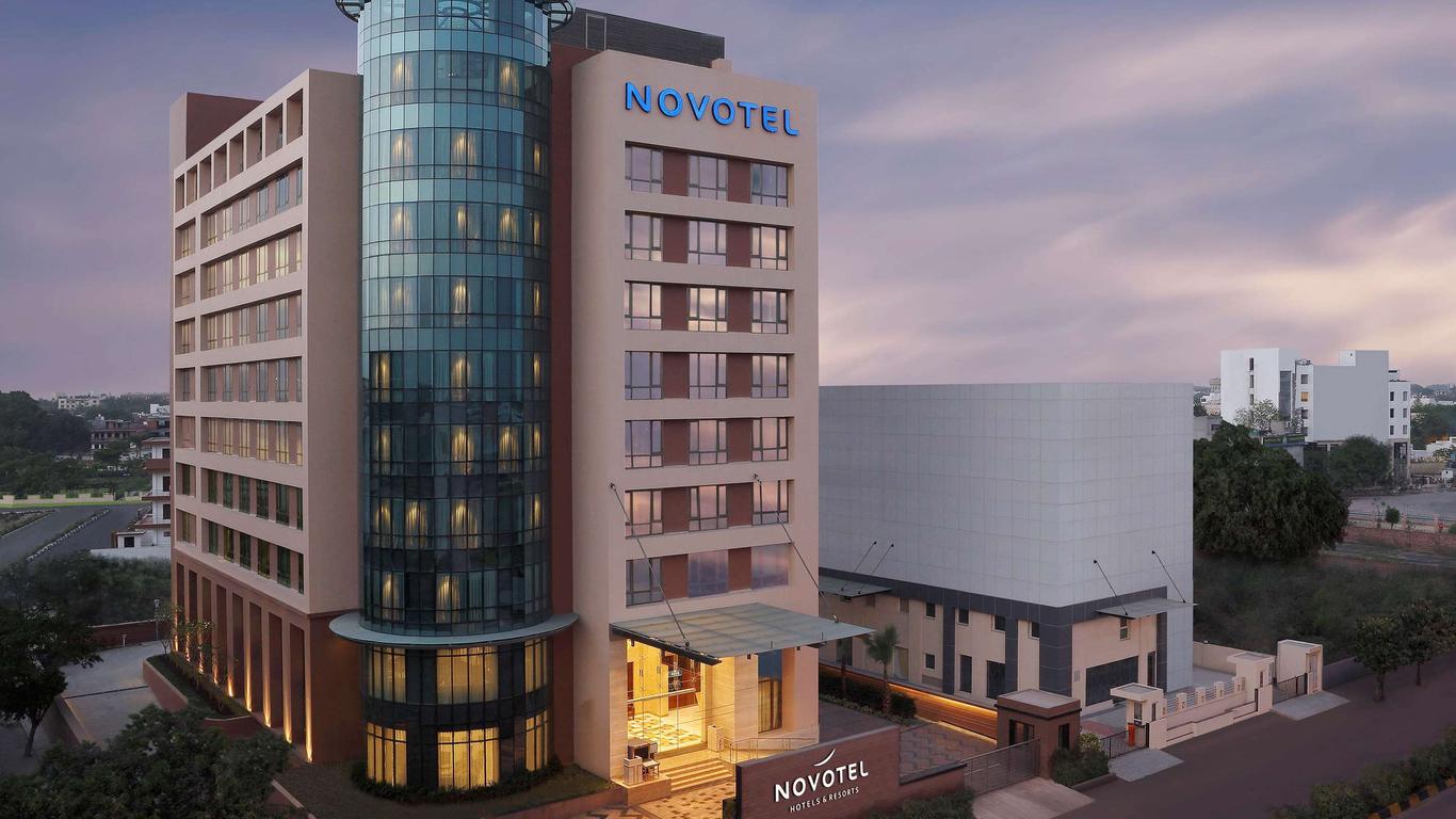 โรงแรม Novotel Lucknow Gomti Nagar