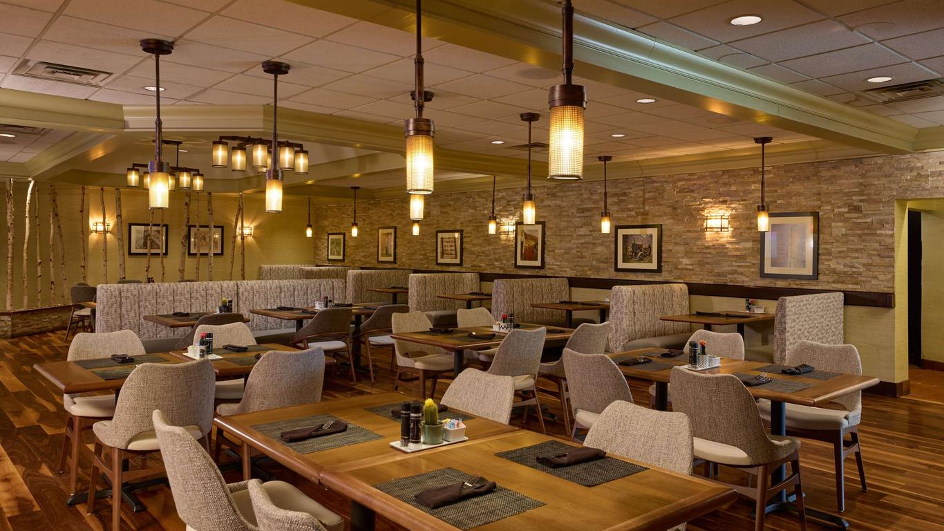 DoubleTree โดย Hilton มินนีแอโพลิส แอร์พอร์ต, MN