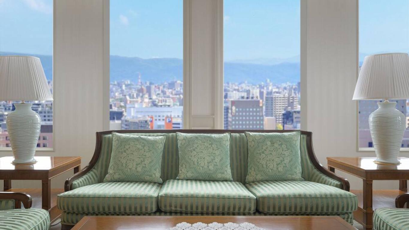 โรงแรมคุมาโมโตะ แคสเซิล
