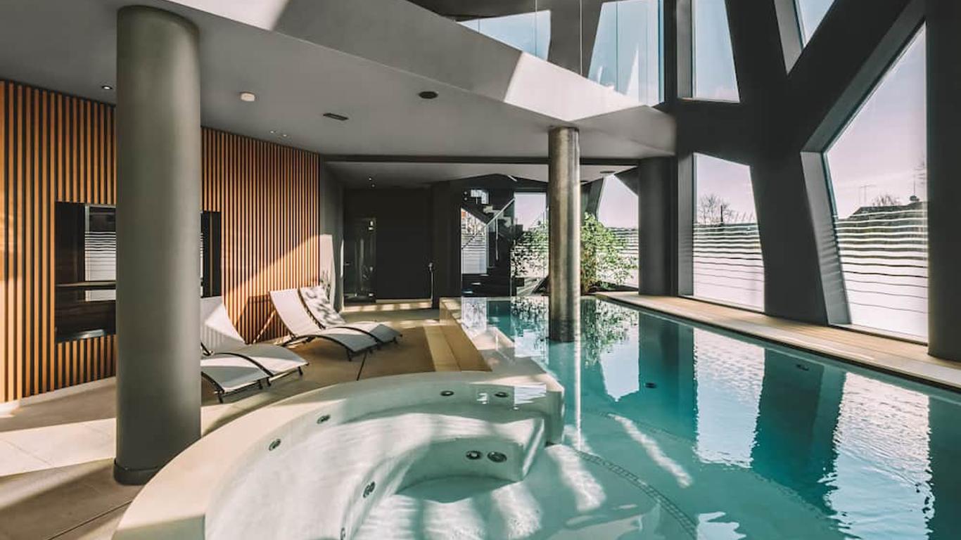 โรงแรมเอลีท เรสซิเดนซ์