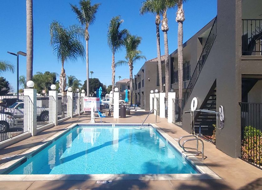 สระว่ายน้ำ รูปภาพ