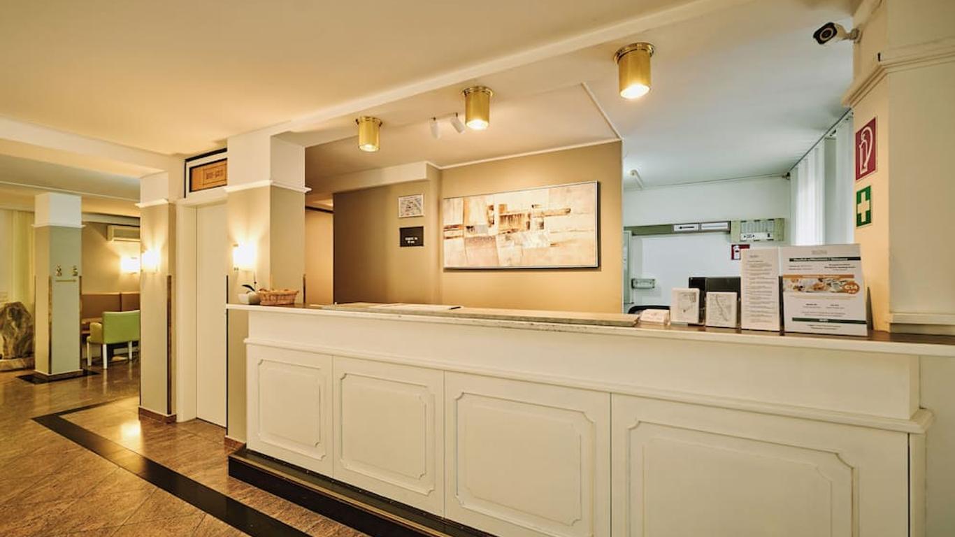 โรงแรมดอยท์ชมัยสเตอร์