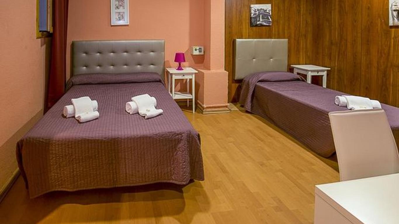 Hostal Balmes Centro