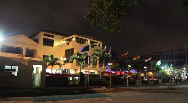Nirvana Inn - Accra - Building