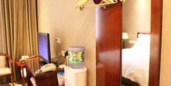 Greentree Inn Yunnan Kunming Yuantong Express Hotel - Kunming - Bedroom