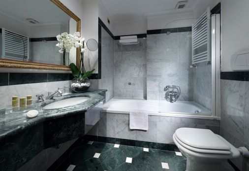 เอ็กซ์ อินเตอร์เนชั่นแนล พาเลซ - โรม - ห้องน้ำ