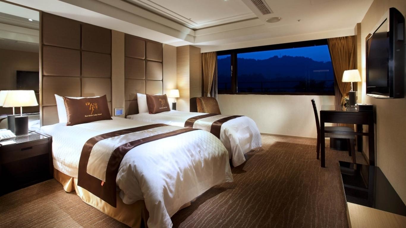 โรงแรมซันมูนเลค