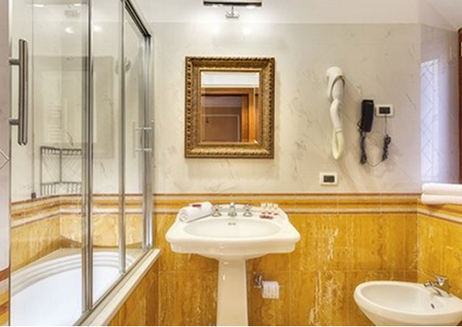 โรงแรมคอมฟอร์ท โบลิวาร์ - โรม - ห้องน้ำ