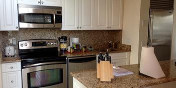 Oakwood at Exeter Towers - Boston - Kitchen