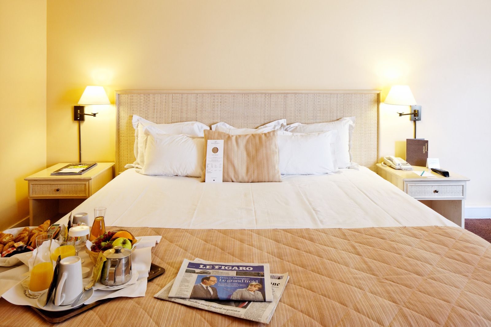 โรงแรมโอเตย ตูร์ไอเฟล - ปารีส - ห้องนอน