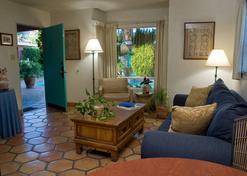 Villa Rosa Inn - Palm Springs - Living room