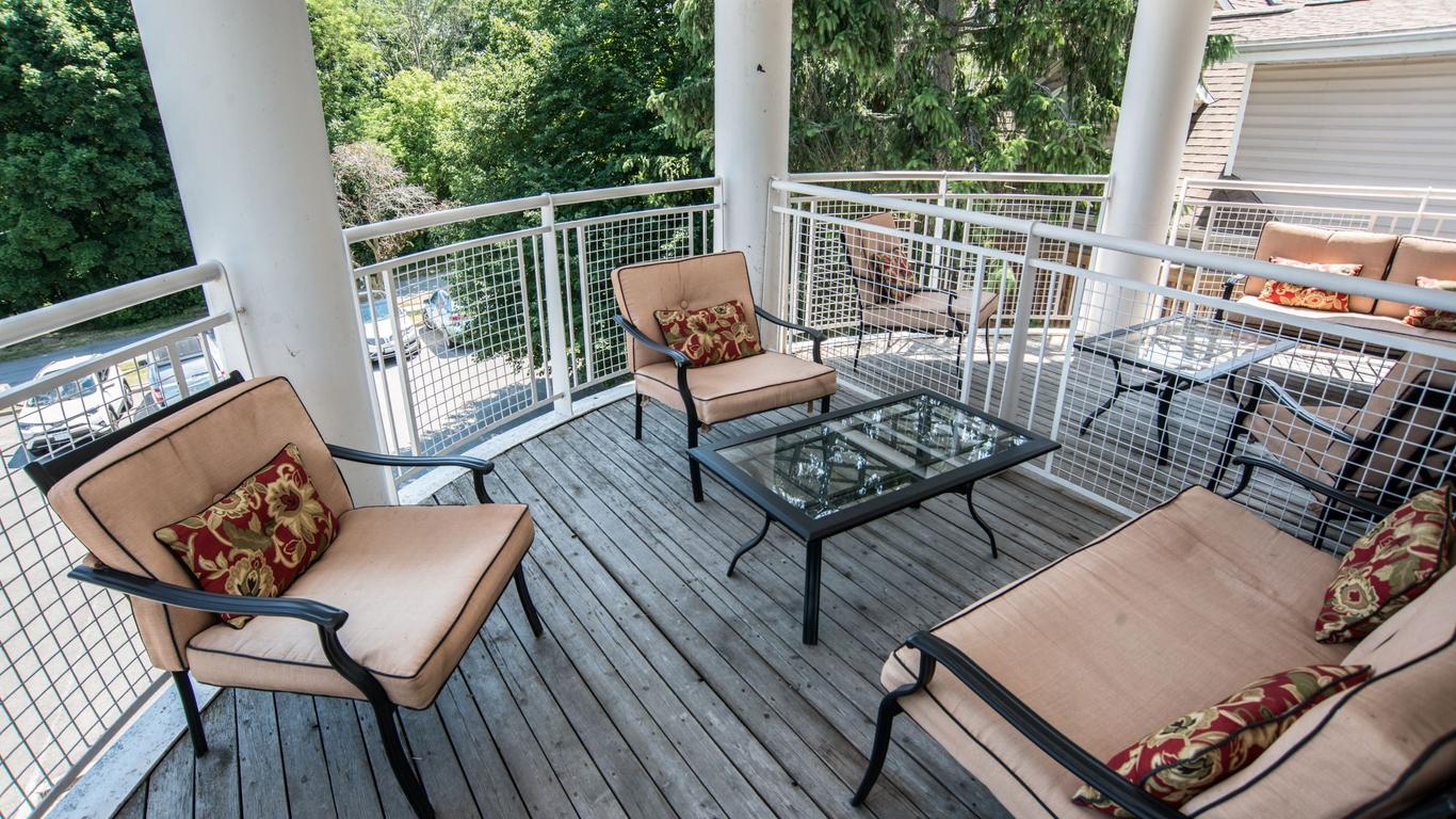 โรงแรม South Landing Inn นิ아การ่าบนทะเล